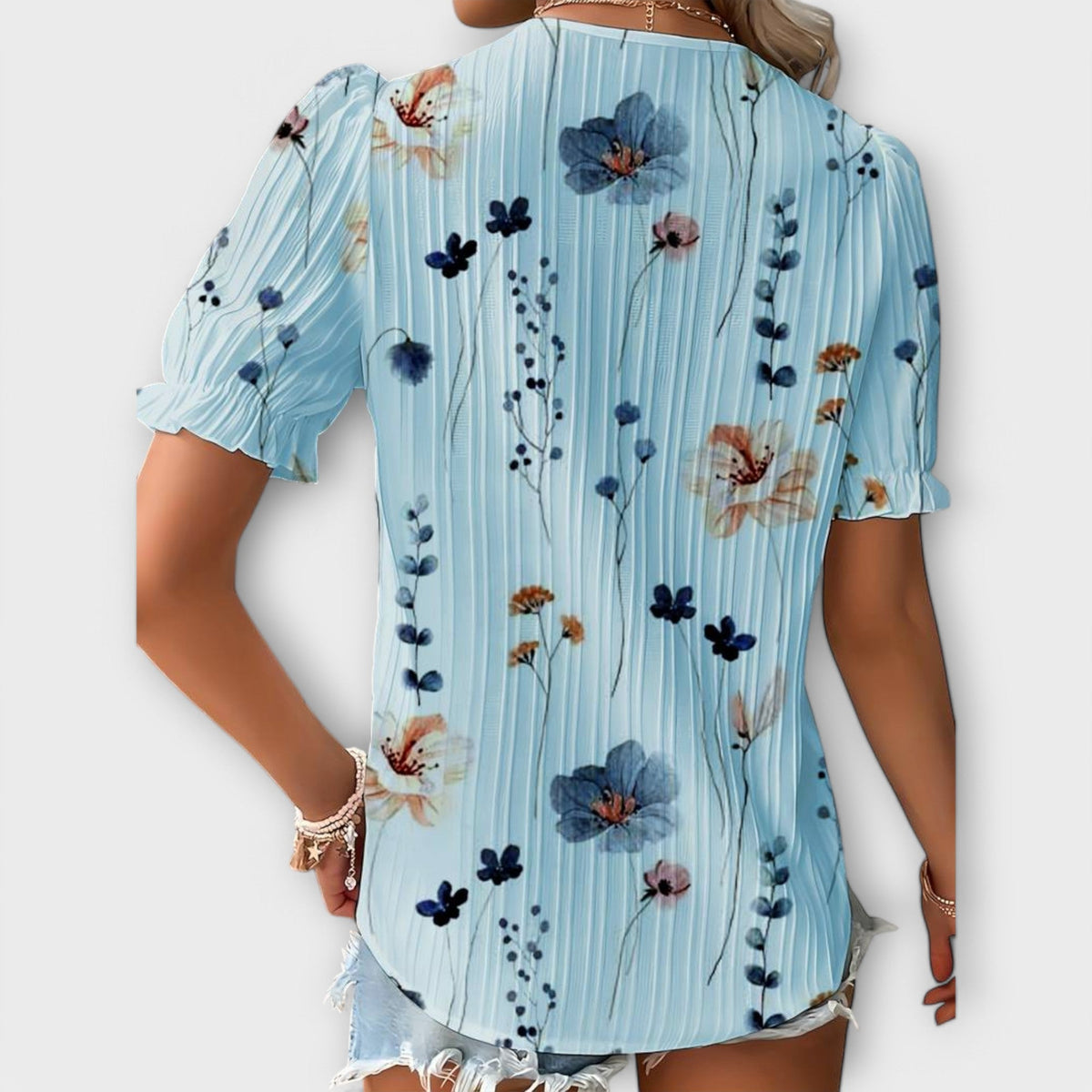 Fashionable Blouse with Pointed Neckline