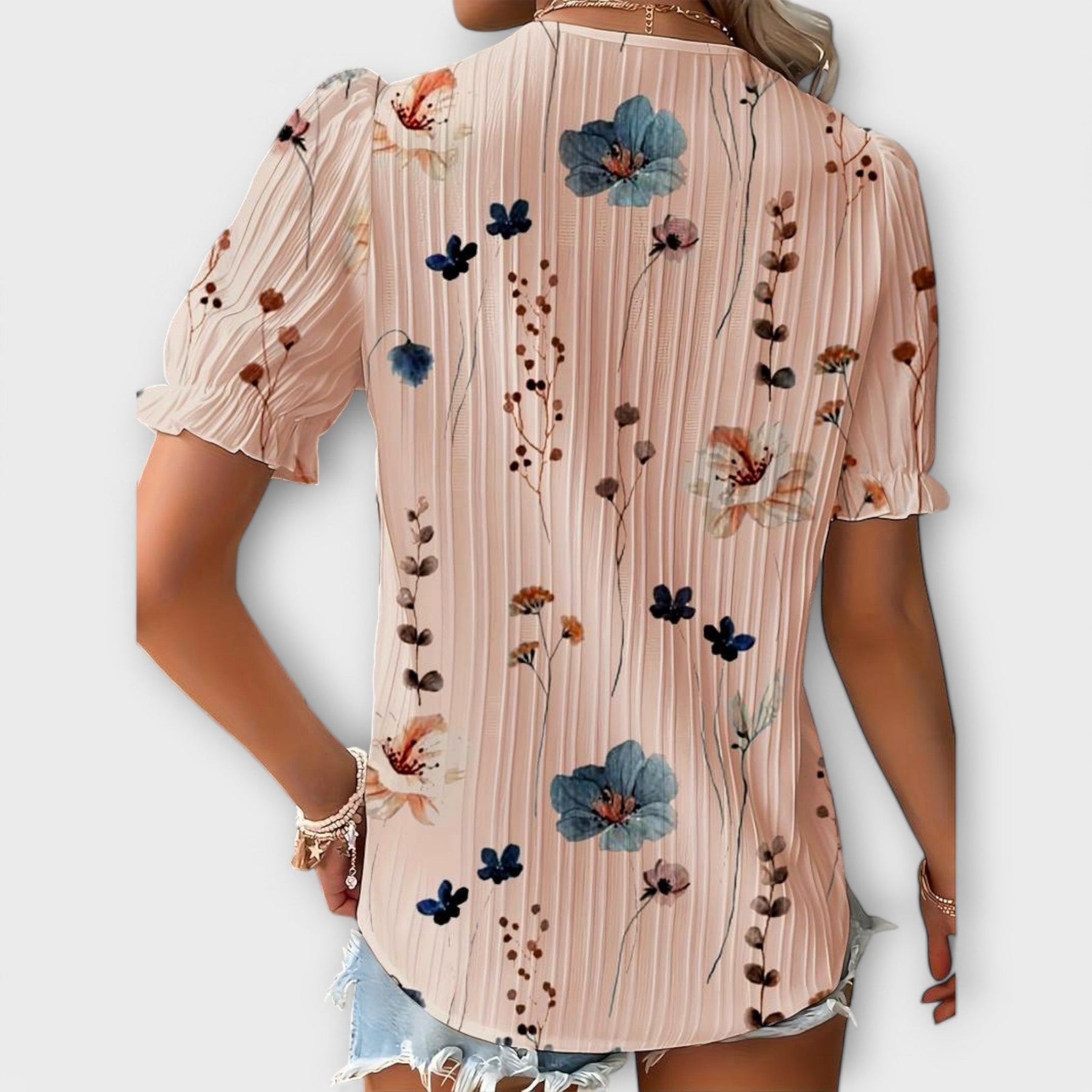 Fashionable Blouse with Pointed Neckline