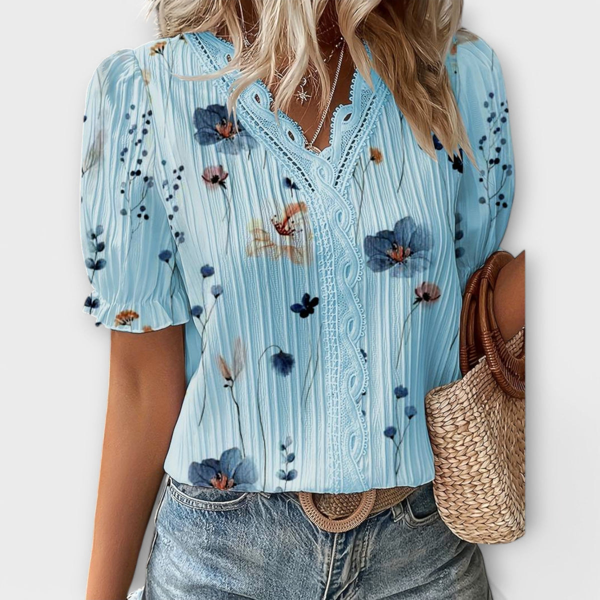 Fashionable Blouse with Pointed Neckline